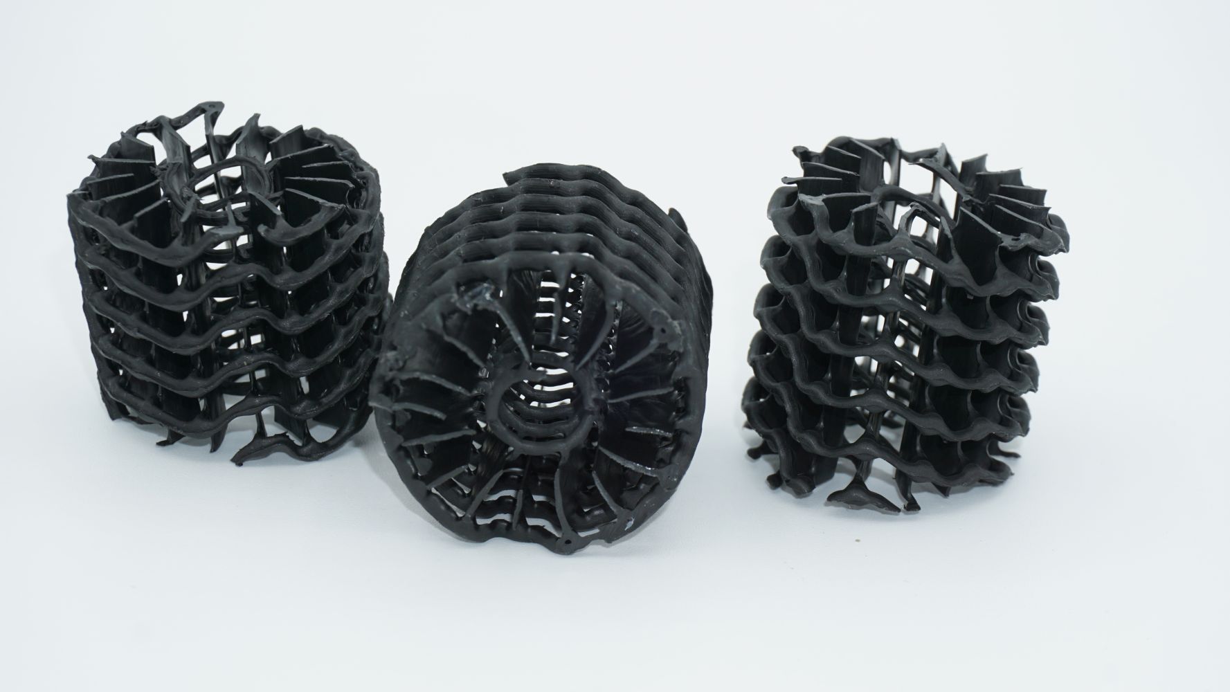 Hel-X Filtermaterial H2X36 200 Liter Filtermedium helx Koiteich schwarz